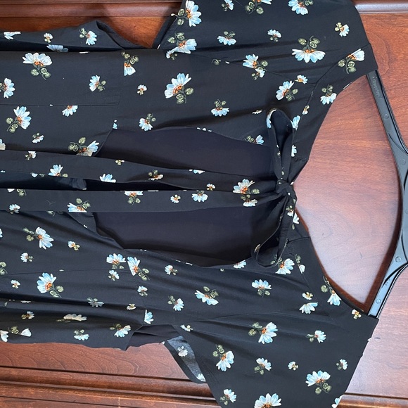 Floral Black - Picture 2 of 2